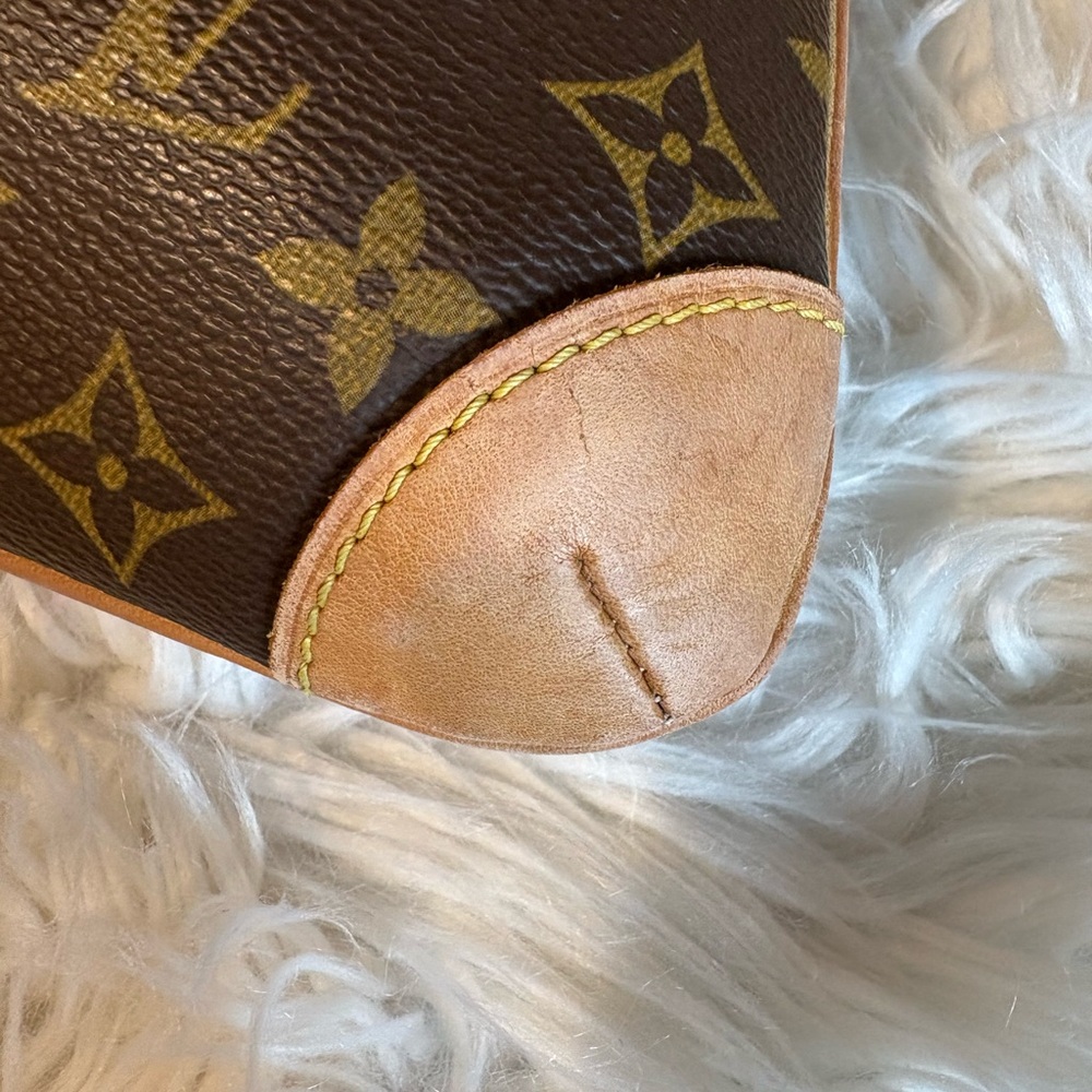 Louis Vuitton Monogram Brown and Tan Shoulder Bag - Picture 3 of 12